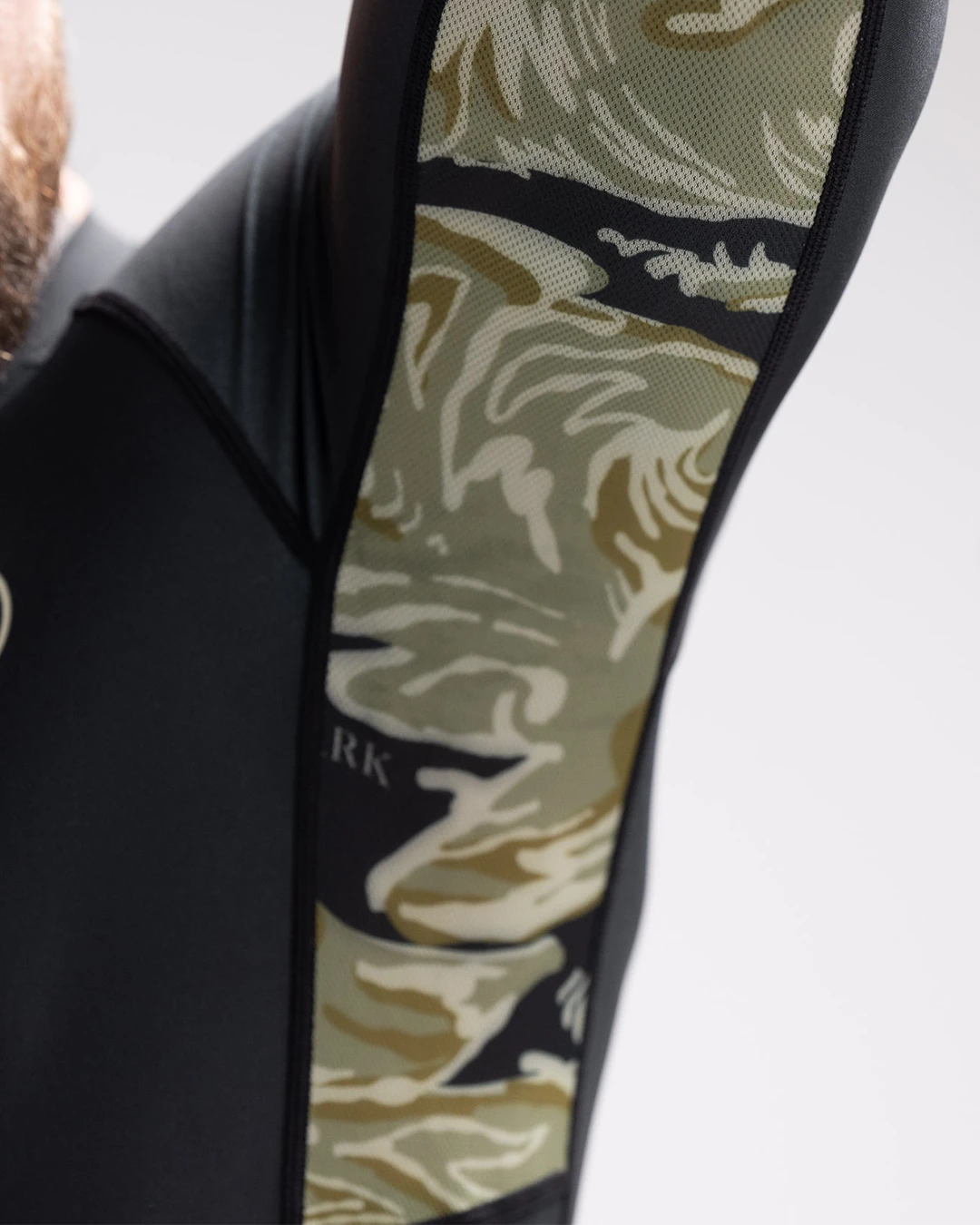 SCRAMBLE x THRUDARK ENSHU MK1 LS RASHGUARD